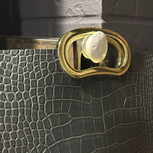 Black Reptile Textured Purse with Good Tone Top Handles Bag - Picture 2 of 7